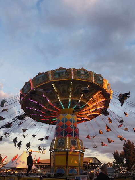 Carnival Rides Aesthetic, Carnival Drawing, Carnival Shoot, Carnival Wallpaper, Carnival Swings, Carnival Photography, Carnival Lights, Fair Rides, Ap Studio Art