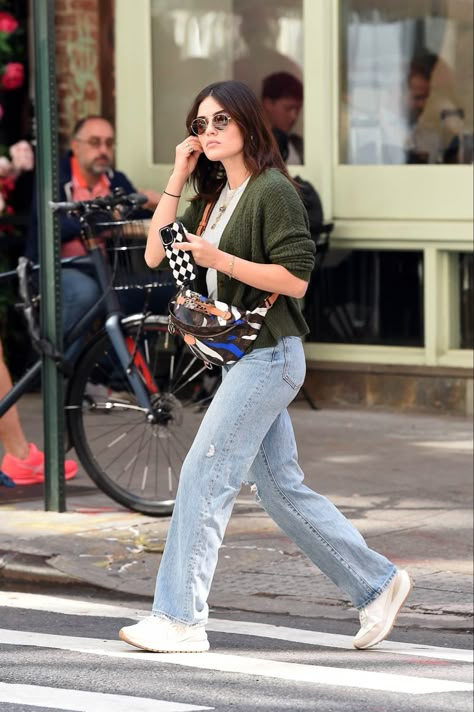 Barista Fits, Lucy Hale Street Style, Seasonal Analysis, Simple College Outfits, Lucy Hale Style Outfits, Lucy Hale Outfits, Lucy Hale Style, Office Fits, Trendy Work Outfit