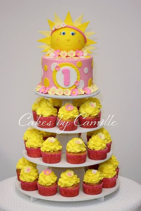 Sunshine Cakes, Sunshine Birthday Cakes, Cupcake Smash Cakes, Sunshine Cupcakes, Cake With Cupcakes, Sunshine First Birthday, Sunshine Birthday Parties, Pink Lemonade Party, Sunshine Cake