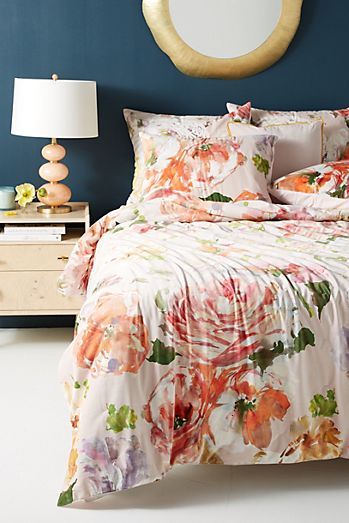 Helen Dealtry Velvet Garden Quilt Helen Dealtry, Pretty Duvet Covers, Anthropologie Bedding, Anthropologie Home, Top Beds, Simple Bed, Velvet Quilt, Garden Quilt, Unique Beds