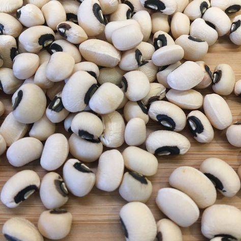 How to Cook Dried Black-Eyed Peas or Other Dried Beans How To Cook Dried Black Eyed Peas, Cooking Dried Black Eyed Peas, Dry Black Eyed Peas Recipe Stove Top, Dried Black Eyed Peas, Dried Black Eyed Peas Recipe, Black Eye Beans, Gluten Free Corn Muffins, Cooking Black Eyed Peas, Black Peas