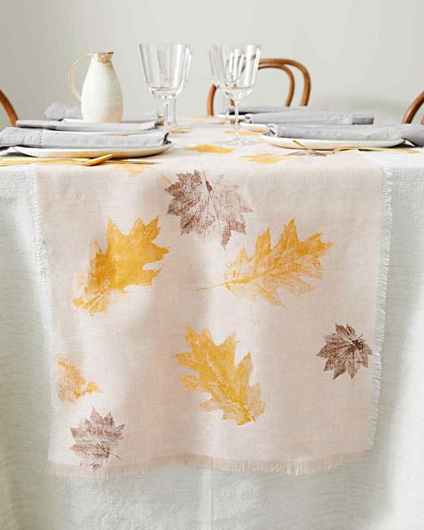 leaf-print table runner Thanksgiving Arts And Crafts, Outdoor Fall Decor Ideas, Diy Leaves, Dinner Party Decorations, Printed Table Runner, Thanksgiving Art, Colors Of Fall, Leaf Crafts, Fall Craft