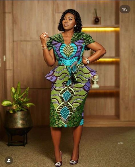 Simple Ankara Straight Dress Styles, Simple Skirt And Blouse, Short Gowns For Ladies, Ankara Short Gowns Classy, Skirt And Blouse For Women, Blouse Styles For Women, Blouse For Plus Size Women, Gowns For Ladies, Simple Ankara Styles