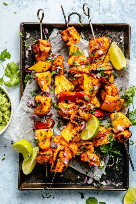 Pineapple Chicken Kebabs, Chipotle Marinade, Pineapple Chicken Kabobs, Pineapple Kabobs, Fire Pits Outdoor, Grill Party, Kabob Recipes, Pineapple Chicken, Chicken Kabobs