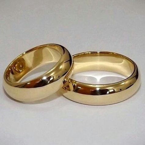 Couple Rings Gold, خواتم خطوبة, Couple Ring Design, Engagement Rings Couple, Cool Wedding Rings, Gold Jewelry Simple Necklace, Couple Wedding Rings, Classic Wedding Rings, Mens Gold Rings