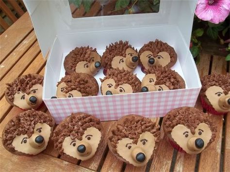 Hedgehog Cake Ideas, Hedgehog Cupcakes, Hedgehog Cupcake, Childrens Cupcakes, Sonic The Hedgehog Cake, Hedgehog Cookies, Idea Cake, Hedgehog Cake, Pearl Cake