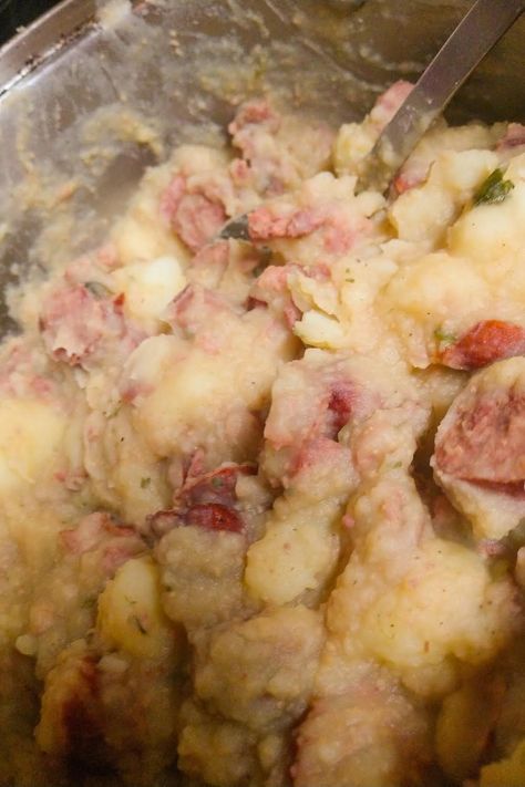 Smothered Potatoes and Sausage Smothered Potatoes And Sausage, Chicken Broccoli Stuffing Casserole, Smothered Potatoes, Onion Peel, Potatoes And Sausage, Fried Potatoes Recipe, Sausage Recipes For Dinner, Southern Cooking Recipes, Cajun Creole Recipes