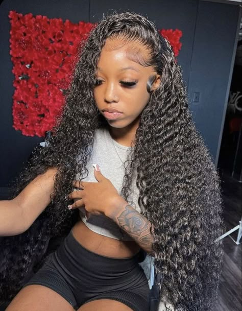 Curly Wig Low Ponytail, Deep Wave Curly Wig, Wavy Weave Hairstyles, Hairstyle Suggestions, Graduation Hairstyle, Frontal Styles, Bday Hair, Wigs Styles, Wig Installs