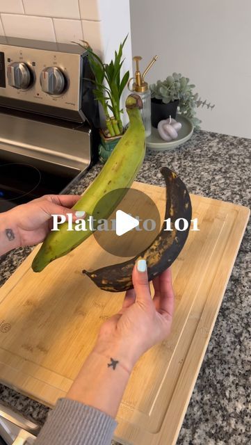 Kimberly Stephanie on Instagram: "How to make Platanito maduros y tostones ✨ • • • • #latinacontentcreator #latina #bachata #bachatadance #plantains #plantain #plantainlovers #tostones #dominicansbelike #dominicanrepublic🇩🇴 #latinos #aventura #cooking #comida #comidas #dominicanfood #salvadoreña #latinfood #puertorico #puertorican #dominicanosoy🇩🇴 #hispanic #hispanicheritage #latinartist #latinapower #latinablogger #latinastyle #musicalatina #latinofood #comidadeverdade   @imusacolombia @imusausa @masienda @marthastewart @ninjakitchen  @latina @shoplatinx   Make breakfast with me, make desayuno with me, Latina, Latina content creator, Latina creators, desayuno, breakfast ideas, Latinx community, Latinos, frijoles, huevos con frijoles, Hispanic parents, Hispanics mom, cleaning, senora l Puerto Rican Tostones Recipes, How To Make Tostones, Farmers Market Breakfast, Avocado Toast Recipe Healthy, Tostones Recipe, Puerto Rican Breakfast, Dominican Breakfast, Dominicans Be Like, How To Make Plantains