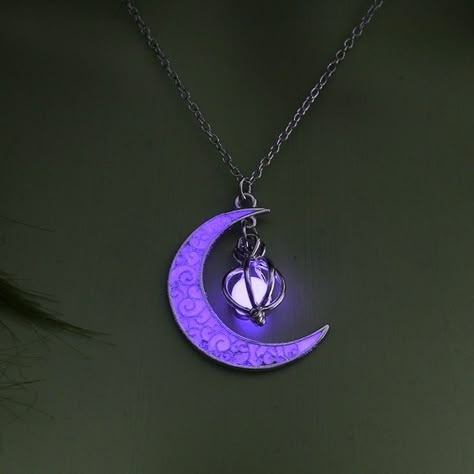 Moon Aesthetic Accessories, Purple Moon Necklace, Purple Accessories Aesthetic, Moon Necklace Aesthetic, Fantasy Jewelry Magic, Orb Necklace, Glow Jewelry, Glowing Necklace, Pretty Jewelry Necklaces