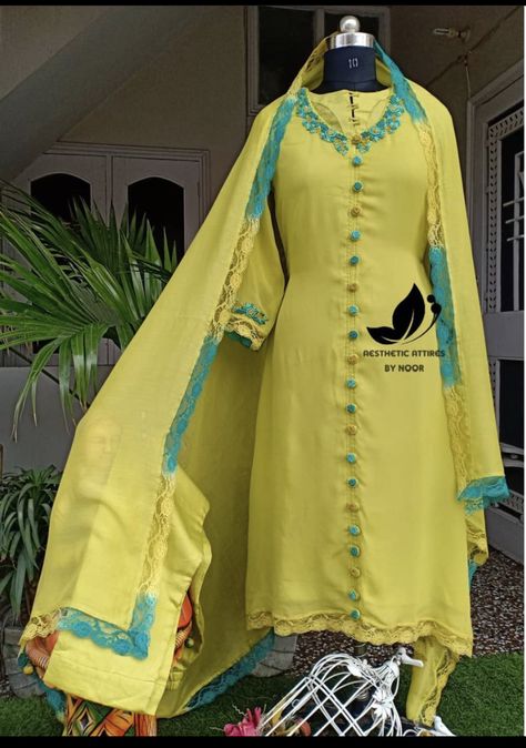 Hand Painted Kurti Designs Latest, Summer Suits Women Indian Cotton, Cotton Dress Pattern Indian Punjabi, Lass Design Suit, Punjabi Suits Designer Boutique, Lace Suit, Lace Dress Design, Latest Dress Design, Pakistani Dresses Casual