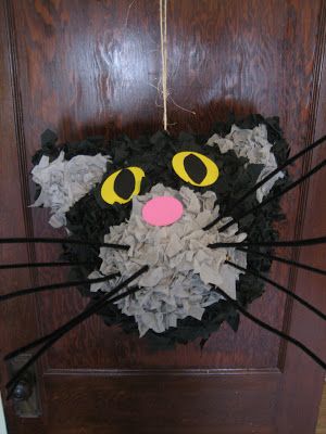 It's all about the cats!: Cat pinata, before and after Cat Pinata, Paper Mache Art Projects, Homemade Pinata, How To Make Pinata, Pinata Diy, Scarecrow Festival, Diy Pinata, Paper Mache Clay, Weekend Crafts