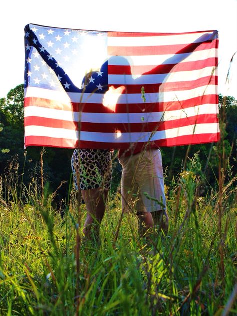 American Flag Photoshoot, Patriotic Photography, 4th Of July Pics, 4th Of July Photography, Patriotic Wedding, 4th Of July Photos, Couples Pictures, Field Flowers, Flag American