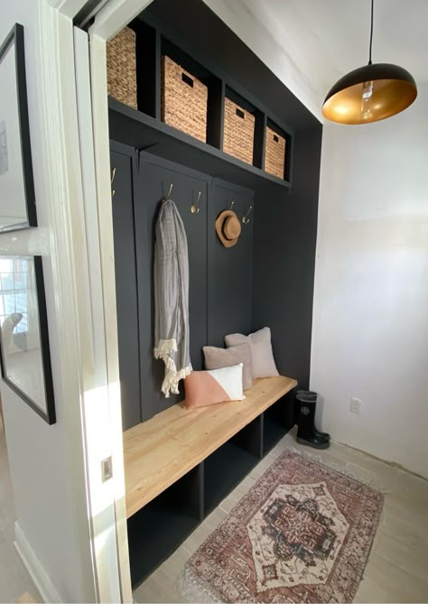 Cubby Paint Ideas, Diy Mudroom Shoe Storage, Entrance Way Storage, Entryway Cubby Ideas, Entry Cubbies, Ranch Mudroom, Cubby Storage Ideas, Peach Office, Entryway Cubbies