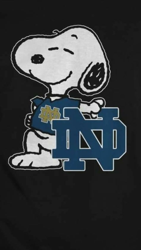 Notre Dame Snoopy!! Notre Dame Wallpaper, Notre Dame Apparel, Norte Dame Football, Notre Dame Campus, College Football Logos, Notre Dame Indiana, Notre Dame Logo, College Football Helmets, Saint Marys College