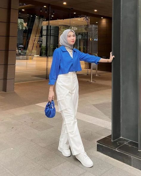 Ootd Cargo Pants Hijab, Outfit Celana Cargo, Outfit Celana, Mix And Match Outfits Hijab, Ootd Ngampus, Korean Style Hijab, Celana Kargo, Hijab Style Casual, Casual Hijab