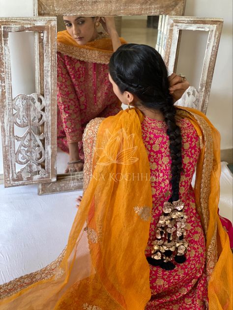 Paranda Hairstyle Pakistani, Parandi Hairstyles Punjabi, Paranda Hairstyle Punjabi, Paranda Hairstyle, 4c Updo, Outfit Patterns, Heena Kochhar, Punjabi Dress Design, Indian Dresses Online