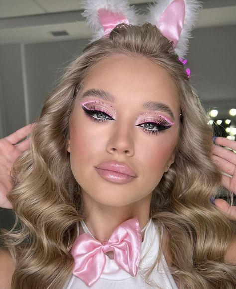 Barbie Makeup Look Doll, Make Barbie, Barbie Inspired Makeup, Bunny Makeup, Mekap Mata, 20 Makeup, Rhinestone Makeup, Bold Eyeshadow, Brown Hair Dye