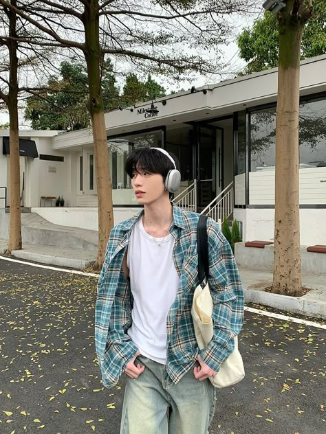 GS No. 208 Plaid Shirt - Gentleman's Seoul - Fashionable Guy Outfits, Straight Man Fashion, Korean Fashion Casual Men, Male Bohemian Fashion, Men's Fashion Aesthetic, Korean Outfit Street Styles Men, Ethereal Aesthetic Fashion Men, Popular Fashion Trends 2024, South Korean Mens Fashion