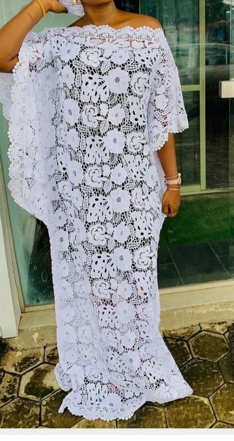 Cord Lace Kaftan Styles, Boubou White Lace Style, Lace Bubu Kaftan Styles, White Lace Boubou Styles For Women 2022, White Kaftan Styles For Ladies, White Lace Bubu Gown Styles Nigerian, Lace Bubu Styles Nigerian, White Bubu Gown Styles Lace, White Lace Boubou Styles For Women