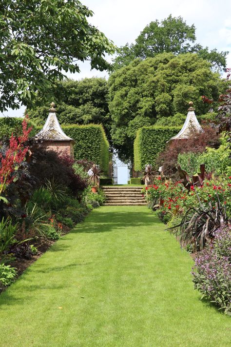 English Countryside Manor, Cothay Manor, Gravetye Manor Gardens, Hidcote Manor Garden, Adare Manor, Manor Garden, Japanese Style House, Famous Gardens, British Garden