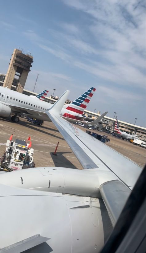 Picture of American Airlines airplanes at DFW airport In Plane Pictures, Picture Of Airport, America Airline Format, American Airlines Format, America Airport, America Airlines, Flight Pictures, Flight Pics, American Airport