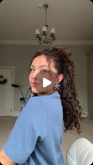 Sophie Marie on Instagram: "Curly hairstyle idea ☀️  I love a curly half-updo! This is so versatile for any occasion and perfect for summer   Using the @fableandmane moisturising leave-in spray. It’s the perfect refresh product 😍 (gifted)  💌Send to your curlfriends that need curly hair inspo" Curly Half Updos For Medium Hair, Curly Half Updo, Curly Hair Bubble Braid, Curly Hairstyles 2c, Half Up Half Down Hair Curly, Half Up Half Down Curly Hairstyles, Curly Half Up Half Down Hairstyles, Half Up Half Down Curly Hair, Bright Orange Nails