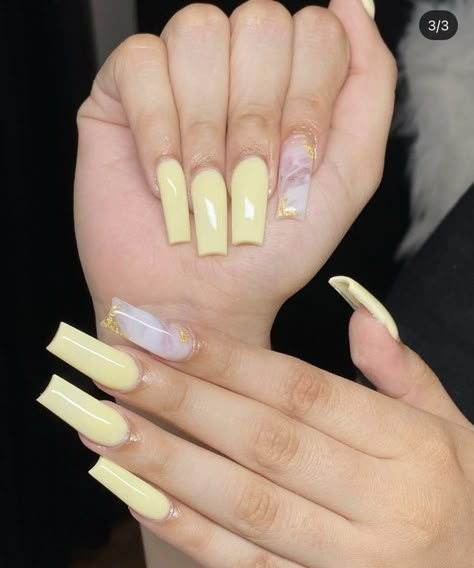 Pastel Yellow Coffin Acrylic Nails, Soft Yellow Acrylic Nails, Simple Yellow Acrylic Nails, Yellow Spring Nails With Flowers, Yellow Marble Nails Acrylic, Canary Yellow Nails, Yellow Coffin Nail Ideas, Yellow Birthday Nails, Concert Jul