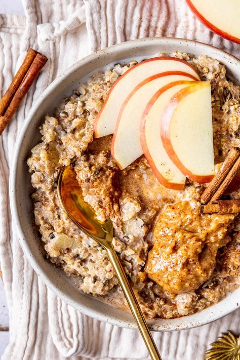 CINNAMON APPLE BREAKFAST QUINOA Cinnamon Quinoa Breakfast, Apple Quinoa Breakfast Bake, Fall Vegan Breakfast, Quinoa Apple Breakfast, Baked Apple Breakfast Recipes, Breakfast Porridge Recipes, Quinoa Porridge Breakfast, Nourishing Breakfast Ideas, Apple Cinnamon Quinoa Breakfast