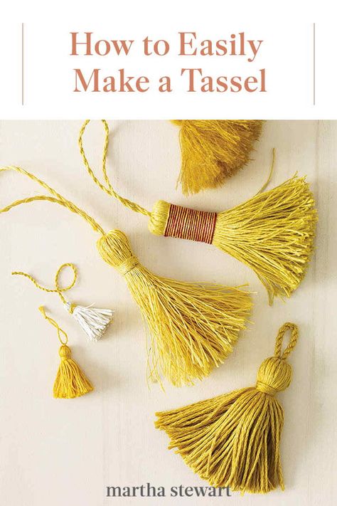 Tassels Tutorials, Hantverk Diy, Tassel Crafts, How To Make Tassels, Beaded Beads, Diy Tassel, Recycled Crafts, Yarn Crafts, Diy Inspiration