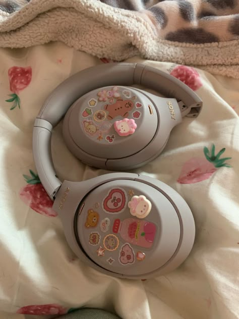 Sony Headphone Decoration, Sony Wh1000xm4 Aesthetic, Headphone Deco, Headphone Ideas, Sony Xm4, Headphone Decoration, Aesthetic Headphones, Tech 9, Cute Headphones