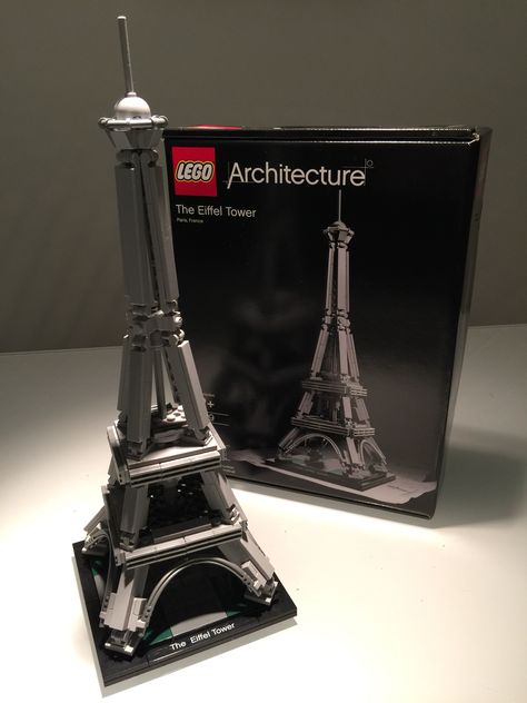 The Eiffel Tower Lego Eiffel Tower, Lego Gundam, Lego Room Decor, Lego Flowers, Lego Decorations, Lego Girls, Lego Creative, Lego Room, Lego Worlds