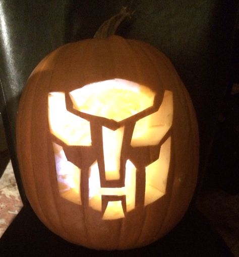 Optimus Prime Pumpkin Painting, Transformer Pumpkin Carving, Transformers Pumpkin Carving, Transformer Pumpkin, Transformers Pumpkin, Transformers Painting, Pumpkin Pumpkin Carving, Cute Painted Pumpkin Ideas, Pumpkin Carving Halloween