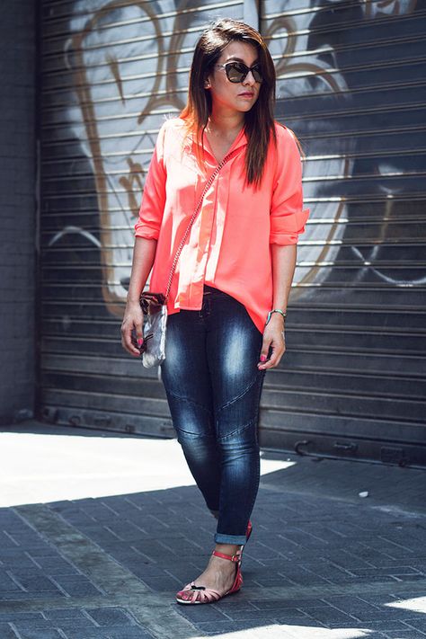 En la repetición está el gusto - Pink Chick Outfits Casuales, Leather Pants, Neon, Pants, Leather, Pink, Clothes, Color, Trousers