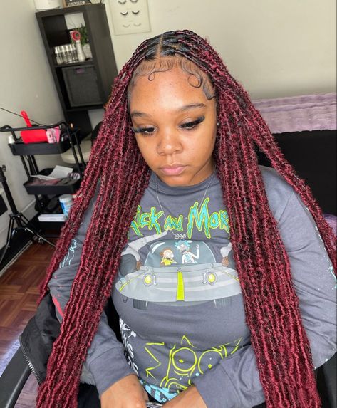 Burgundy Hair Dye, Sew In Wig, Soft Locs, Hair 101, Hair Secrets, Quick Natural Hair Styles, Faux Locs Hairstyles, Box Braids Hairstyles For Black Women, Cute Box Braids Hairstyles