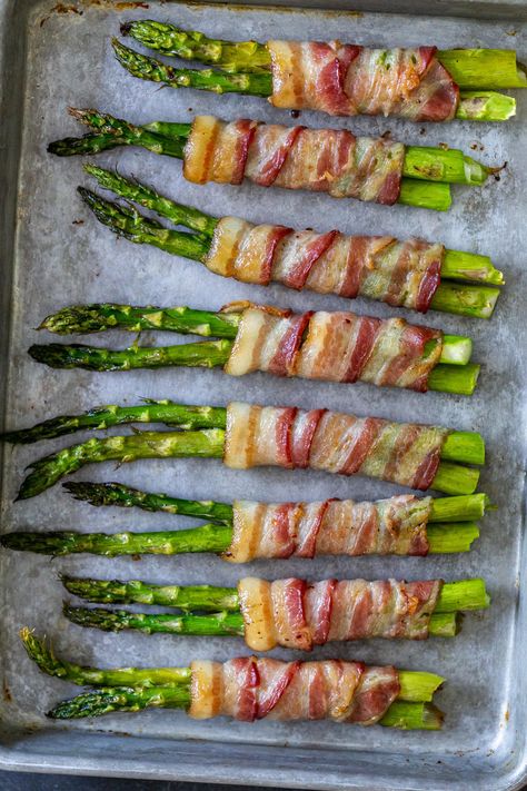 Bacon Wrapped Asparagus (Extra Easy) - Momsdish Asparagus With Bacon, Easter Supper, Bacon Wrapped Asparagus Recipes, Asparagus Wraps, Wrapped Asparagus, Asparagus Bacon, Bacon Wrapped Asparagus, Easy Bacon, Baked Asparagus