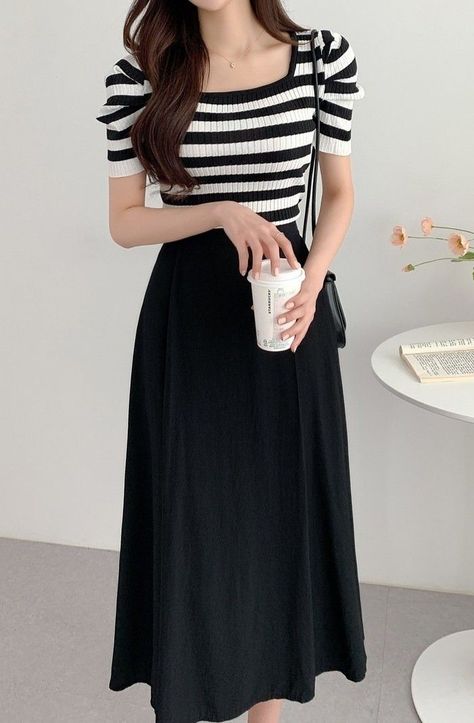 Skirt Outfits Korean, Modest Girly Outfits, Elegant Outfit Classy, Aesthetic Korean, Pakaian Feminin, Fashion Top Outfits, Cute Dress Outfits, Modest Dresses Casual, Trendy Dress Outfits