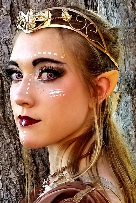 Elven Queen Costume, Fairy Warrior Makeup, Fantasy Elf Makeup Looks, Ren Fair Elf Makeup, Simple Elven Makeup, Renn Faire Fairy Makeup, Lord Of The Rings Elf Makeup, Renn Fest Makeup, Elf Hair And Makeup