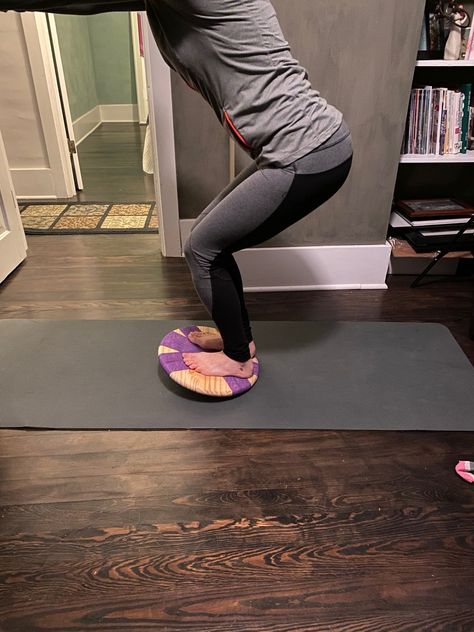 Wobble Board Exercises, Equestrian Workout, Balance Board Exercises, Wobble Board, Horseback Riding Tips, 30 Day Yoga, Horse Exercises, Horse Riding Tips, Trening Fitness