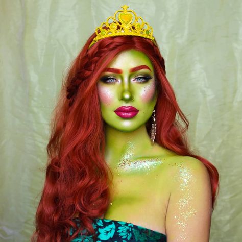 Jessika Petten on Instagram: “A portrait of Princess Fiona. Inspired by the queen of halloween (and life), @kimberleymargarita_ 🎃😍👑 • • @makeupforeverca color white and…” Princess Fiona Makeup, Fiona Makeup, Fiona Art, Blend Wig, Princess Fiona, Human Hair Clip Ins, Halloween Wigs, Halo Hair, Art Makeup