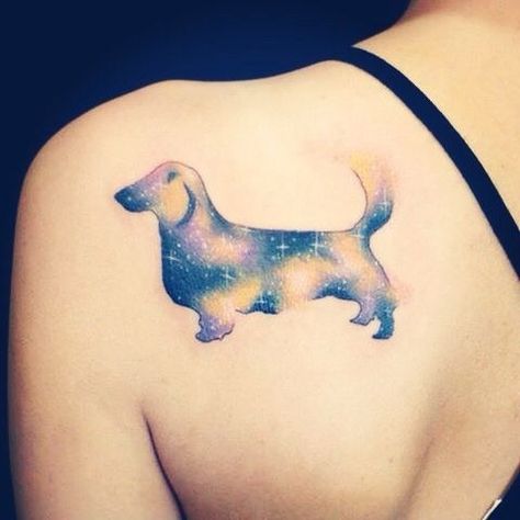 Doxie Tattoo, Dachshund Tattoo Ideas, Tattoo Perro, Dachshund Tattoos, Dachshund Tattoo, Dachshund Training, Dachshund Clothes, Black Dachshund, Dachshund Art