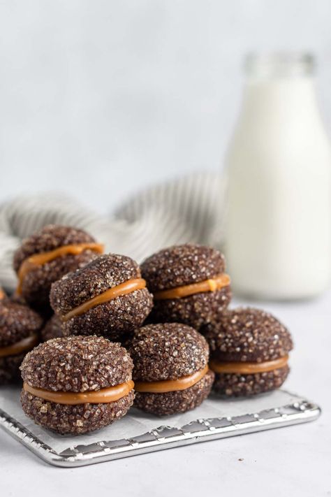 Caramel Chocolate Sandwich Cookies Big Chocolate, Buttercream Filling, Chocolate Sandwich, Chocolate Sandwich Cookies, Caramel Chocolate, Chocolate Caramels, Soft Cookie, Biscuit Cookies, Sandwich Cookies