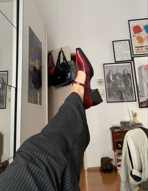 pointy heels vagabond vivian red heels pinstripe suit pants cool girl city girl artsy girl Vagabond Vivian, Pinstripe Pants Outfit, Thrift List, Vagabond Shoes, Artsy Girl, Pointy Shoes, Style Moodboard, Pointy Heels, Heels Outfits