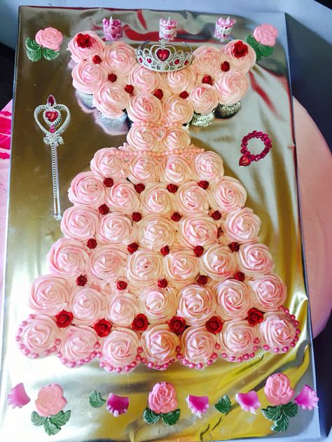 Princess Cupcake Cake, Princess Cupcake Dress, Birthday Recipes, Snow White Cake, Princess Cupcake, Princess Cakes, Cake Pulls, Princess Halloween, Princess Birthday Party Decorations