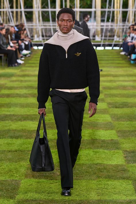 Vuitton Outfit, Paris Fashion Week Men, Classy Outfits Men, Men Fashion Show, Spring 2025, Street Fashion Men Streetwear, Mens Fashion Inspiration, Mens Fashion Suits, Pharrell Williams