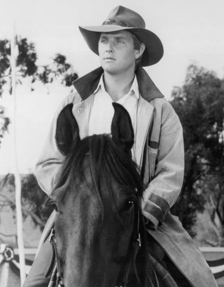 Jim Craig played by Tom Burlinson. The Man From Snowy River and Return To Snowy River. One of my all time favorite movies! The Man From Snowy River, Jim Craig, Man From Snowy River, Country Guys, Snowy River, Horse Movies, Famous Horses, Movies Worth Watching, 2 Movie