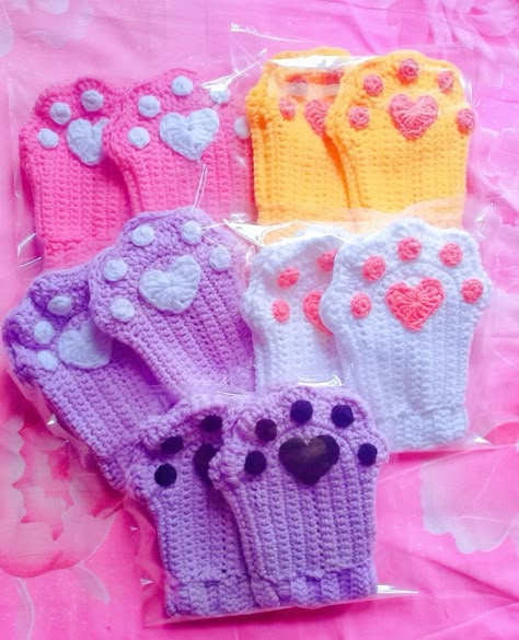 crochet cat paws gloves Paw Crochet, Crochet Arm Warmers, Crochet Wrist Warmers, Paw Gloves, Fingerless Gloves Crochet Pattern, Crochet Wig, Crochet Leg Warmers, Crochet Gloves Pattern, Cat Crochet