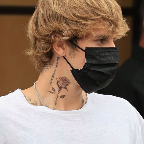 Justin Bieber Rose Tattoo Neck, Rose Tattoo Justin Bieber, Minimalist Tattoo Neck, Justin Bieber Rose Tattoo, Neck Flower Tattoo, Selena Gomez Tattoo, Rose Neck Tattoo, Bieber Selena, Justin Bieber Selena Gomez