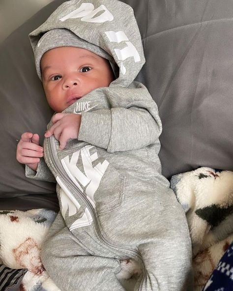 Baby Fever Pictures, Nike Tech Fleece Baby Boy, Baby Clothes Nike Tech, Newborn Mixed Baby Boy, Toddler Nike Outfits Baby Boy, Baby Boy Jackets Nike, Boy Pics, I Want A Baby, Baby Boy Swag