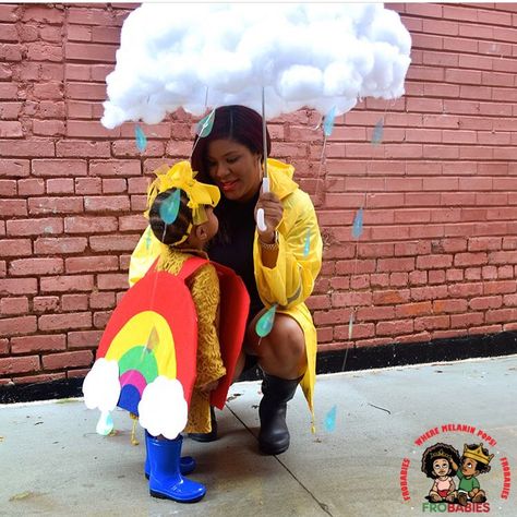 Fro Babies (@frobabies) on Instagram: “🌈🌞☔️Mommy's Sunshine On a Cloudy Day ( Sooooo Creative!😍) 🌈🌞☔️#FROWEEN #Frobabies  #Melanin…” Rain Cloud Costume, Cheap Halloween Costumes Diy, Cloud Costume, Creative Halloween Costumes Diy, Silver Hair Dye, Sunshine On A Cloudy Day, Zombie Bride, Diy Costumes Women, Halloween Costumes For Women